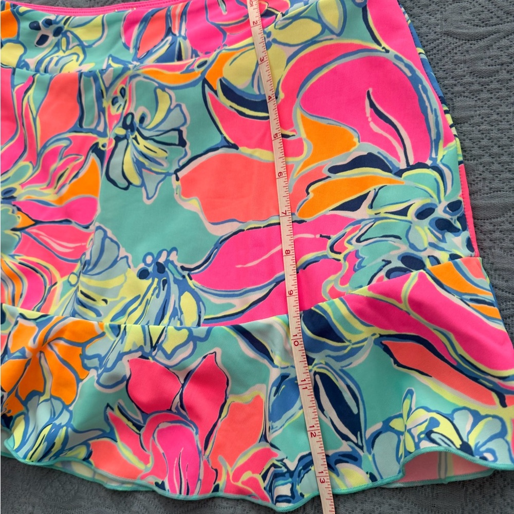 Lilly Pulitzer luxletic skort - size small- LIKE NEW! - Picture 2 of 4